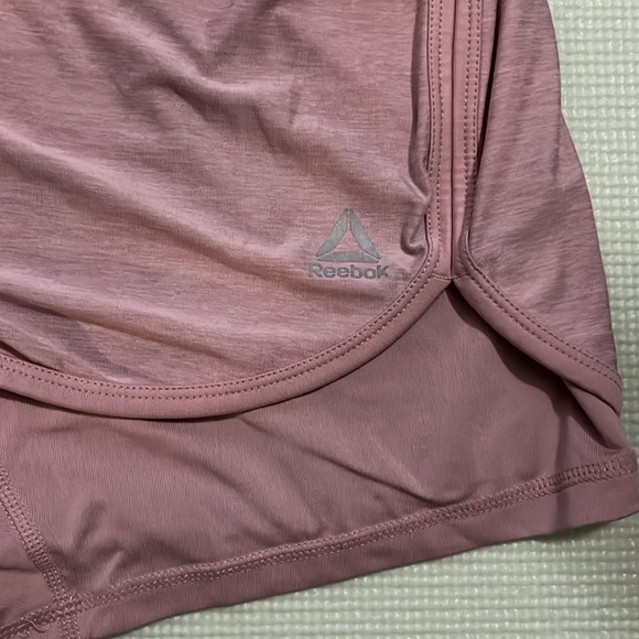 Women’s Reebok pink shorts with lining size Large - Picture 3 of 3